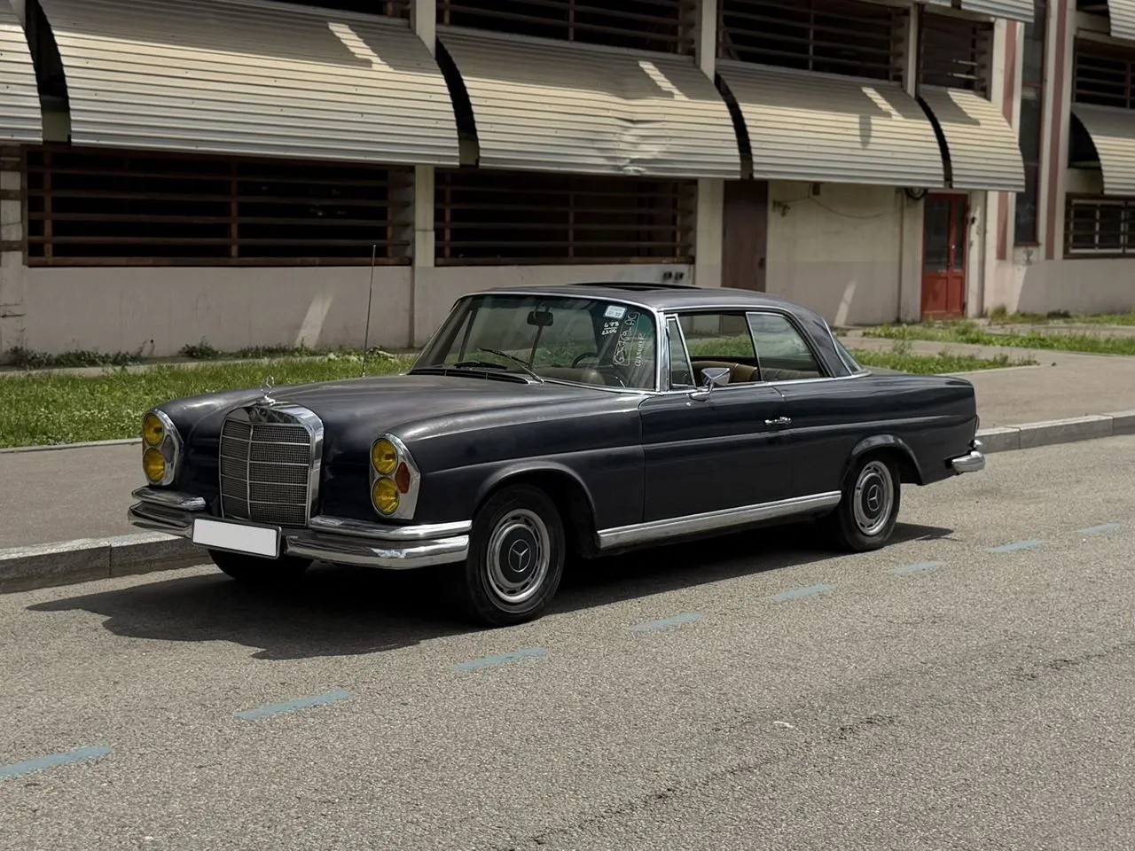 Mercedes-Benz W111
